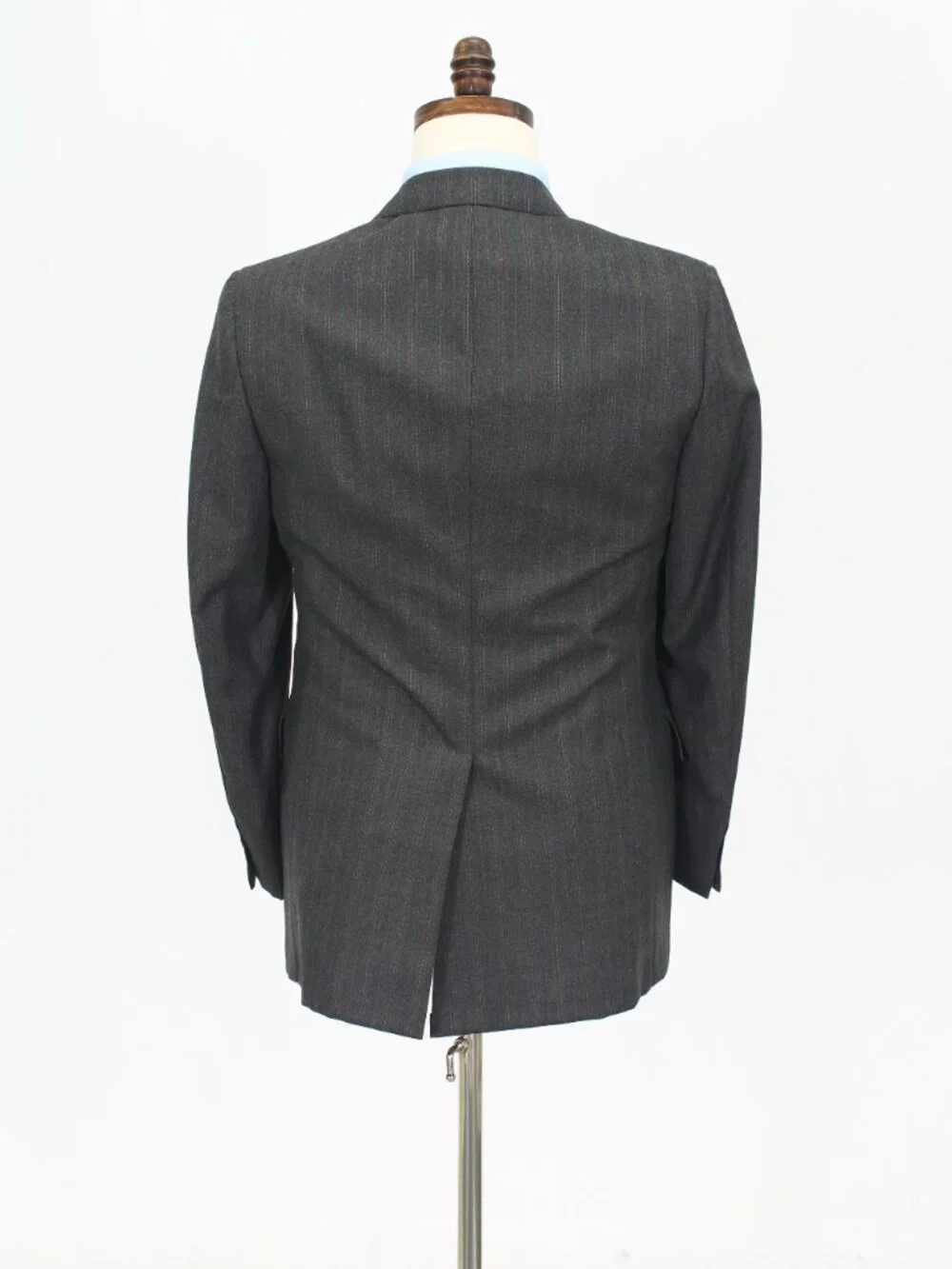 Vintage 1990s 36R 34x29 Gray Full Suit 2-Button Stripe R931